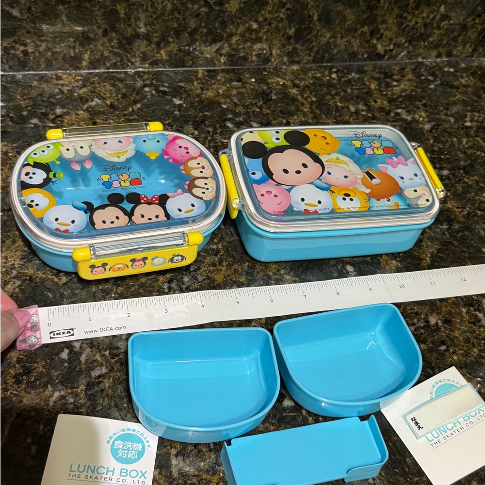 🔵🟡 Disney Tsum Tsum Kid’s lunch box set of 2. Gently used, excellent condition!